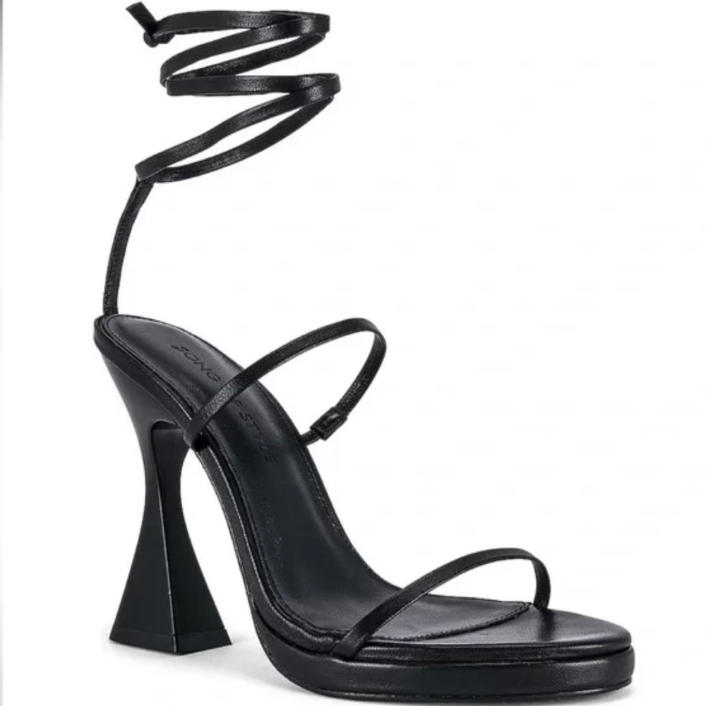NWT Box included Style Of Song Penelope Heel Size 7
